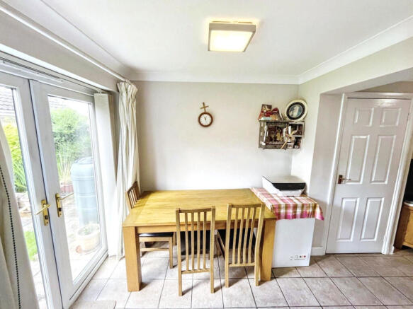 3 bed Semi-Detached for sale Image 7