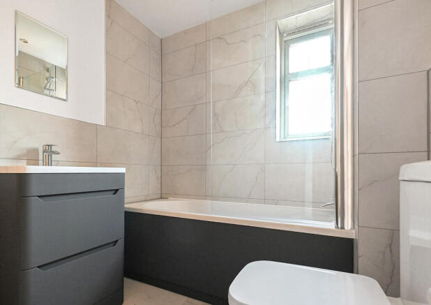 2 bed Apartment for sale Image 12