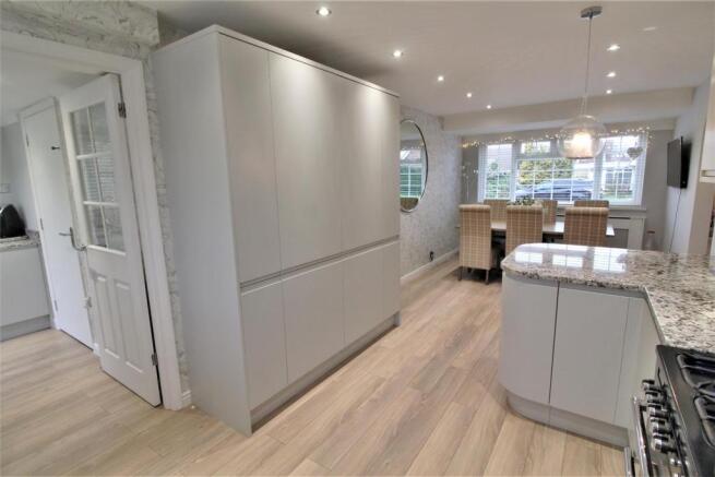 KITCHEN DINER