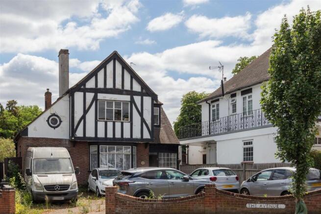 Tudor Lodge, The Avenue, E11