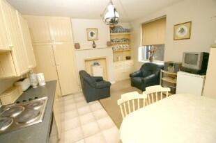 Kitchen Diner Photo1