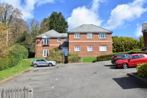 6, Bronte House, Farriers Way, Chesham HP5 2FE