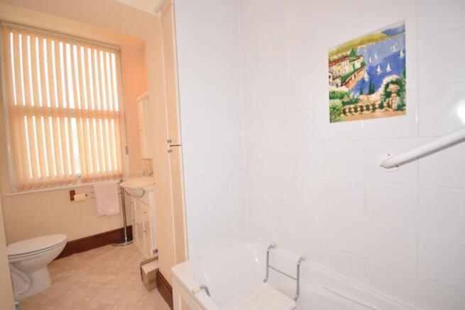 BATHROOM.JPG