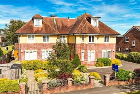 Mount Avenue, New Milton, Hampshire, BH25