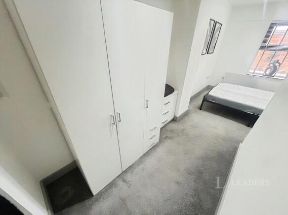 1 bed Flat to rent Image 6