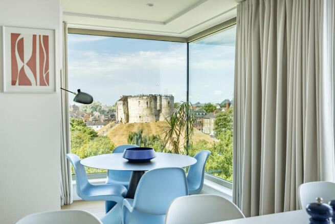 2 bed Apartment for sale Image 4
