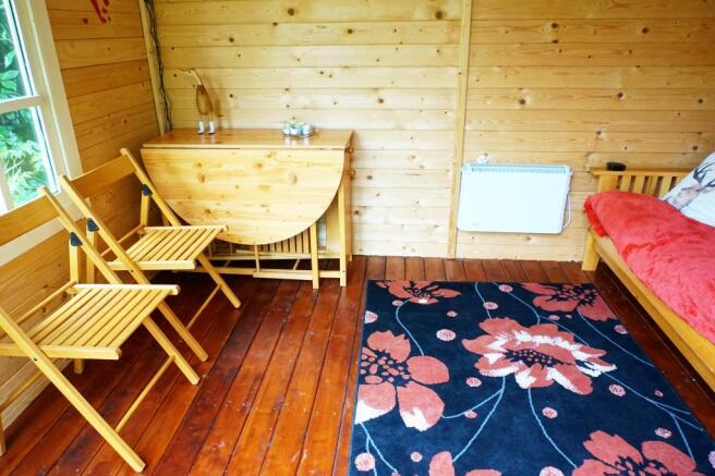 INTERNAL SUMMERHOUSE
