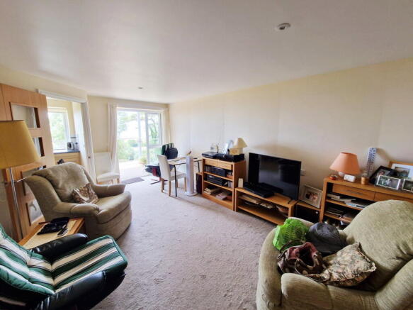 Photo 3