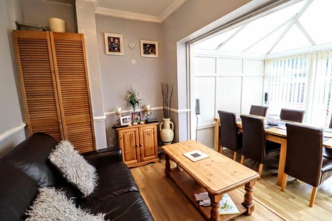 Kitchen/conservatory