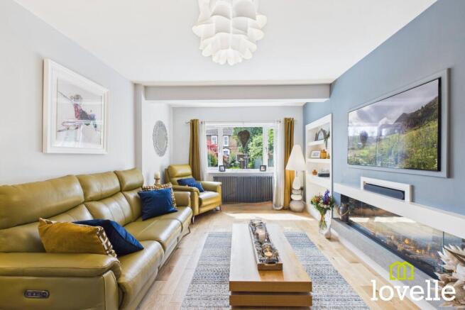 4 bed Detached for sale Image 7