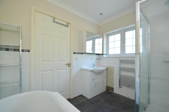 Bathroom2.jpg