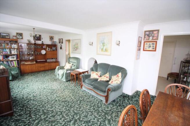 Lounge/Dining Room