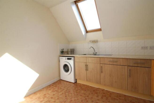 kitchen 2 .JPG