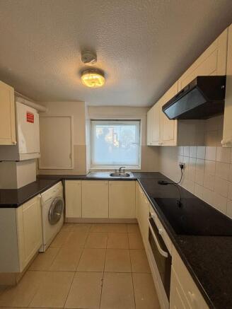 Beautiful 3 bedroom ground floor flat.