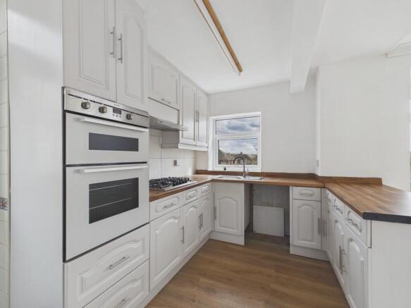 3 bed Semi-Detached for sale Image 7