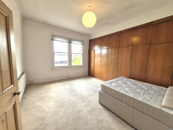 4 bed flat to rent Station Road, Hendon NW4