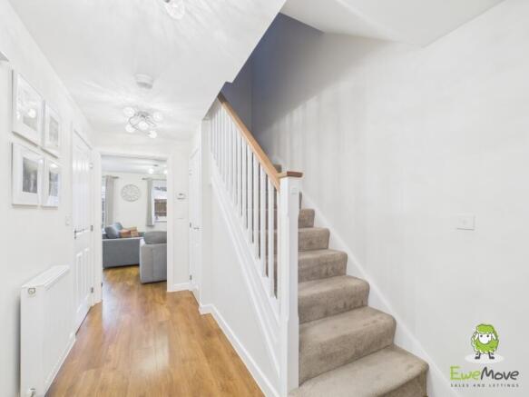 EweMove Estate Agents Basingstoke - Fairway Road 