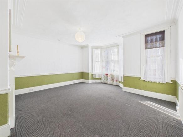 4 bed Terraced for sale Image 6
