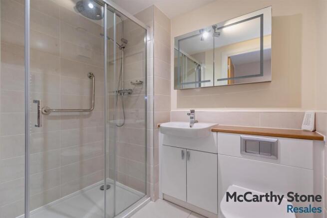 2 bed Apartment for sale Image 8