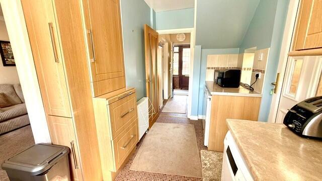 2 bed House to rent Image 11