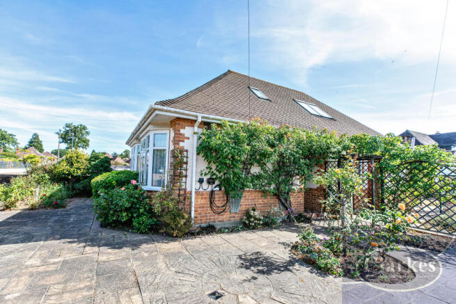 4-bed house on Austen Avenue, Bournemouth, £500,000