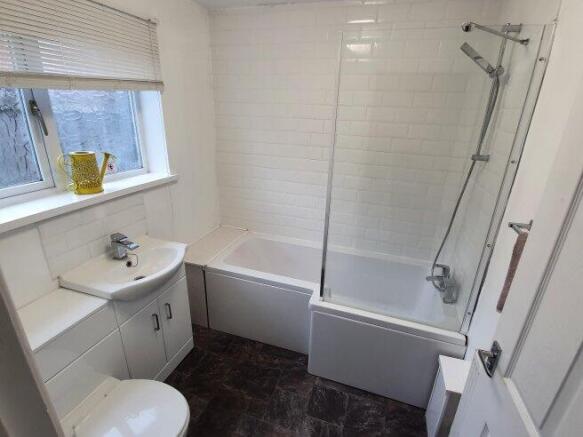 4 bed House Share to rent Image 12