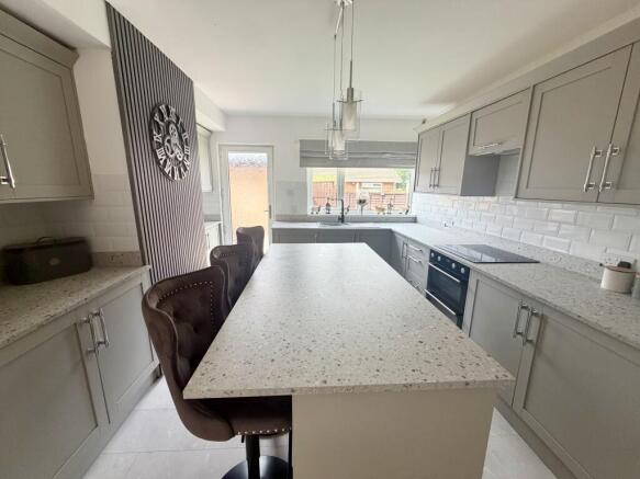 3 bed Bungalow for sale Image 5