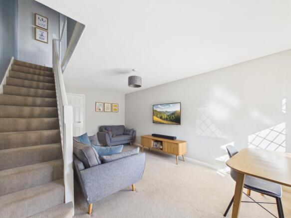 Broadleaf Close, Oakwood photo 4