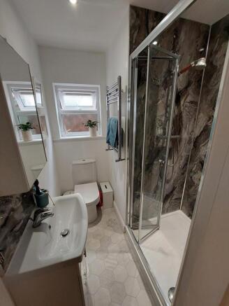 2 bed Ground Flat to rent Image 8