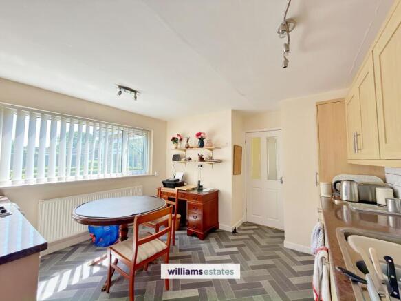 Hilary Close, Denbigh, LL16 photo 4