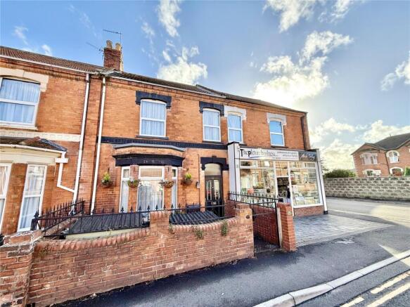 3-bed terraced on Abingdon Street, Burnham-On-Sea, Somerset, TA8, £279,950
