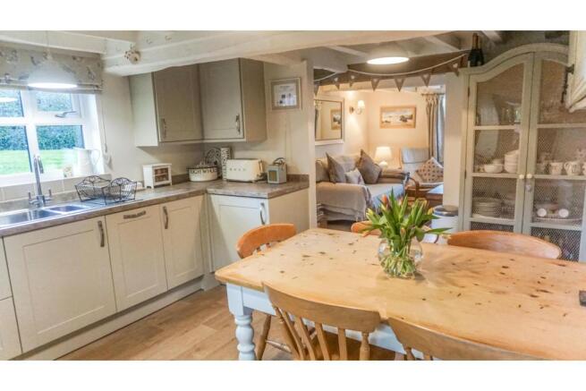 Kitchen/Dining Room