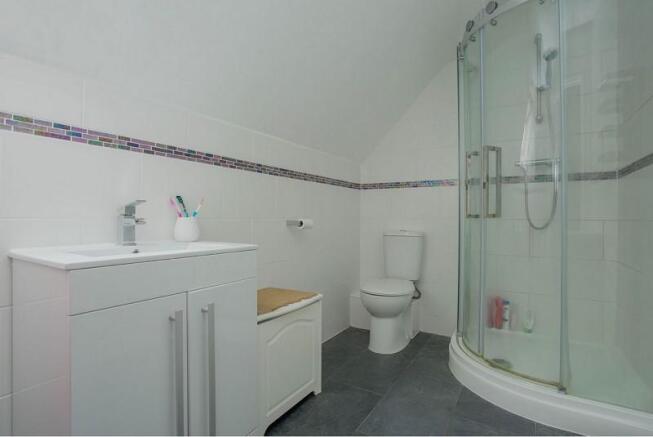 En Suite Off Bedroom 1