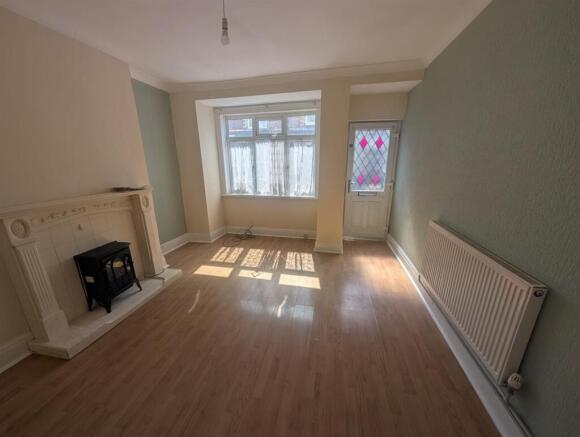 2 bed House to rent Image 2