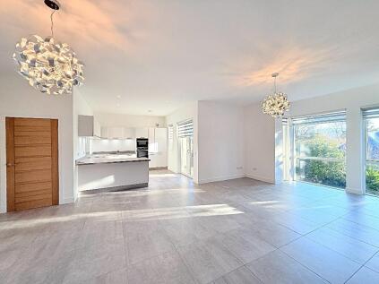 Flat 1 - 3B Arnothill House, Arnothill, Falkirk, FK1 5RZ