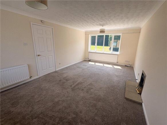 4 bed Detached to rent Image 5