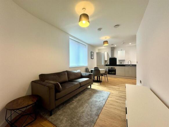 Lounge pic 1.jpeg
