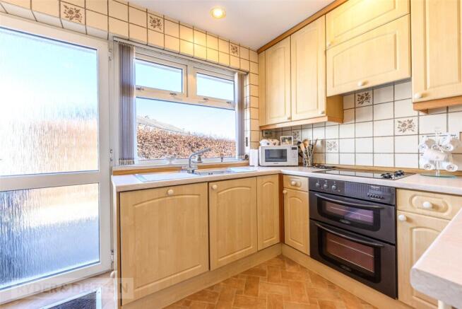 3 bed Bungalow for sale Image 9