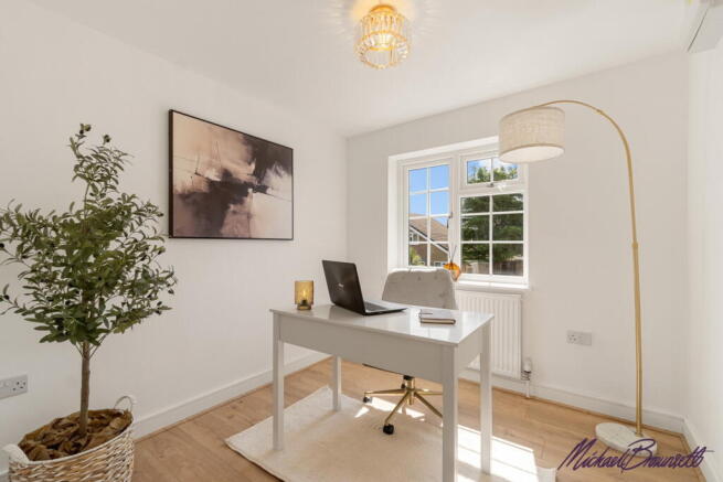 4 bed Detached for sale Image 9