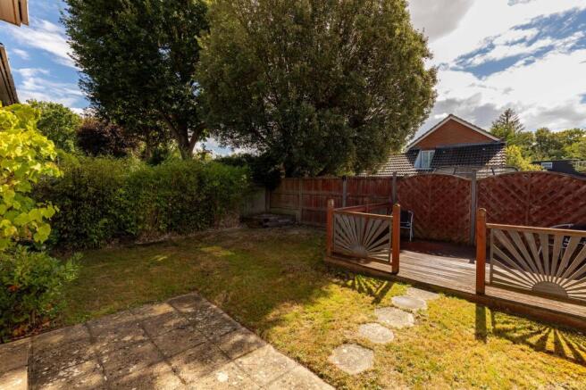 Lashmere, Copthorne, RH10 photo 4