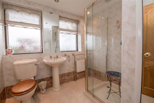 SHOWER ROOM