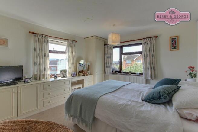 MAIN BEDROOM