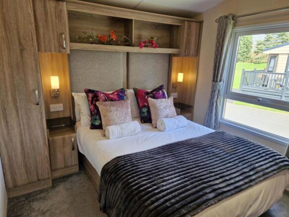 2 bed Mobile Home for sale Image 10