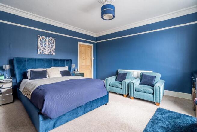 4 bed Terraced for sale Image 8