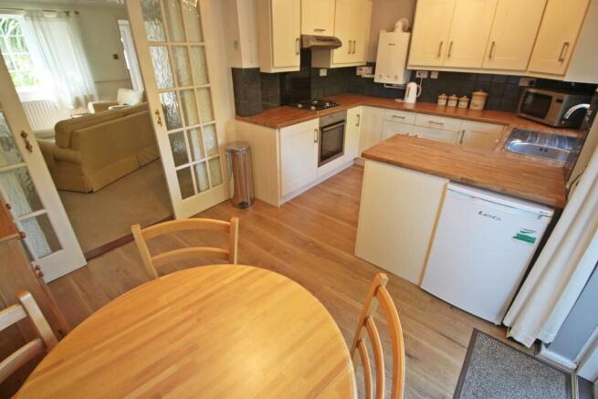 Kitchen 3.JPG