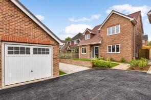 1, Tawny Grove, Four Marks, Alton GU34 5DU