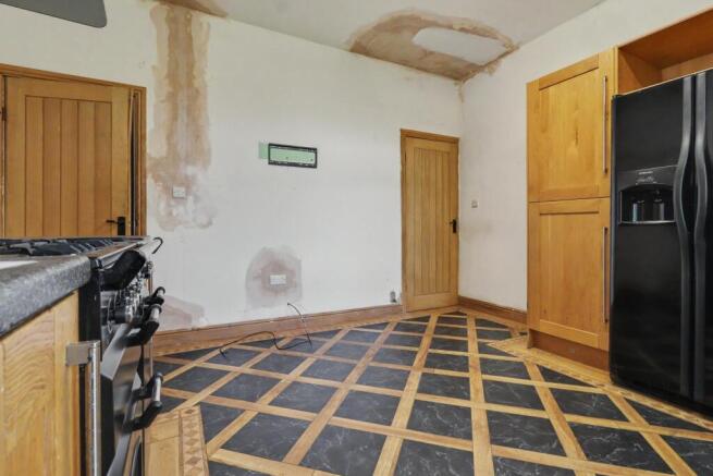 4 bed Terraced for sale Image 4