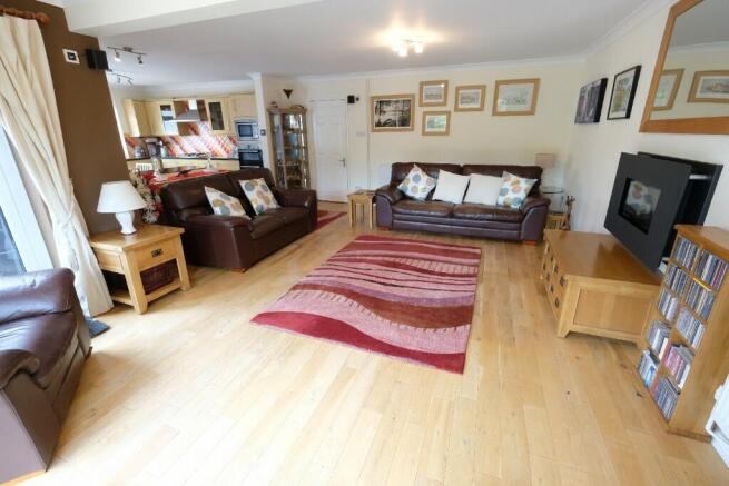 OPEN PLAN ROOM