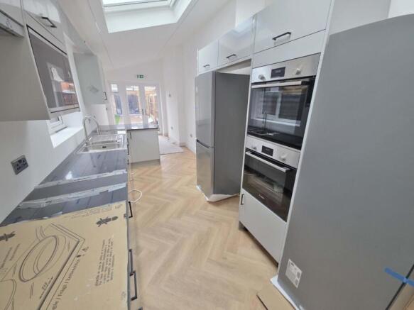 Kitchen1.jpg