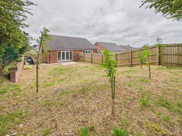 2 bed Semi-Detached Bungalow for sale Image 11